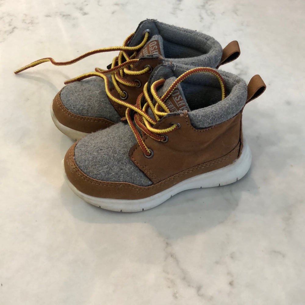 Boots size 5 toddler (5c) Osh Kosh